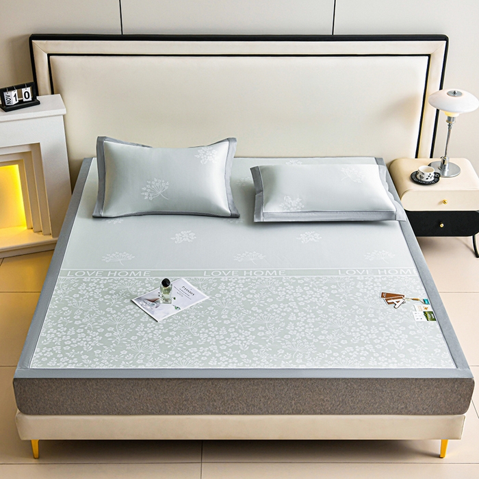 91家纺网 家纺一手货源 找家纺 小牛席业 2026春夏新款【实拍风格】PE凉感小碎花提花冰丝席 抹茶