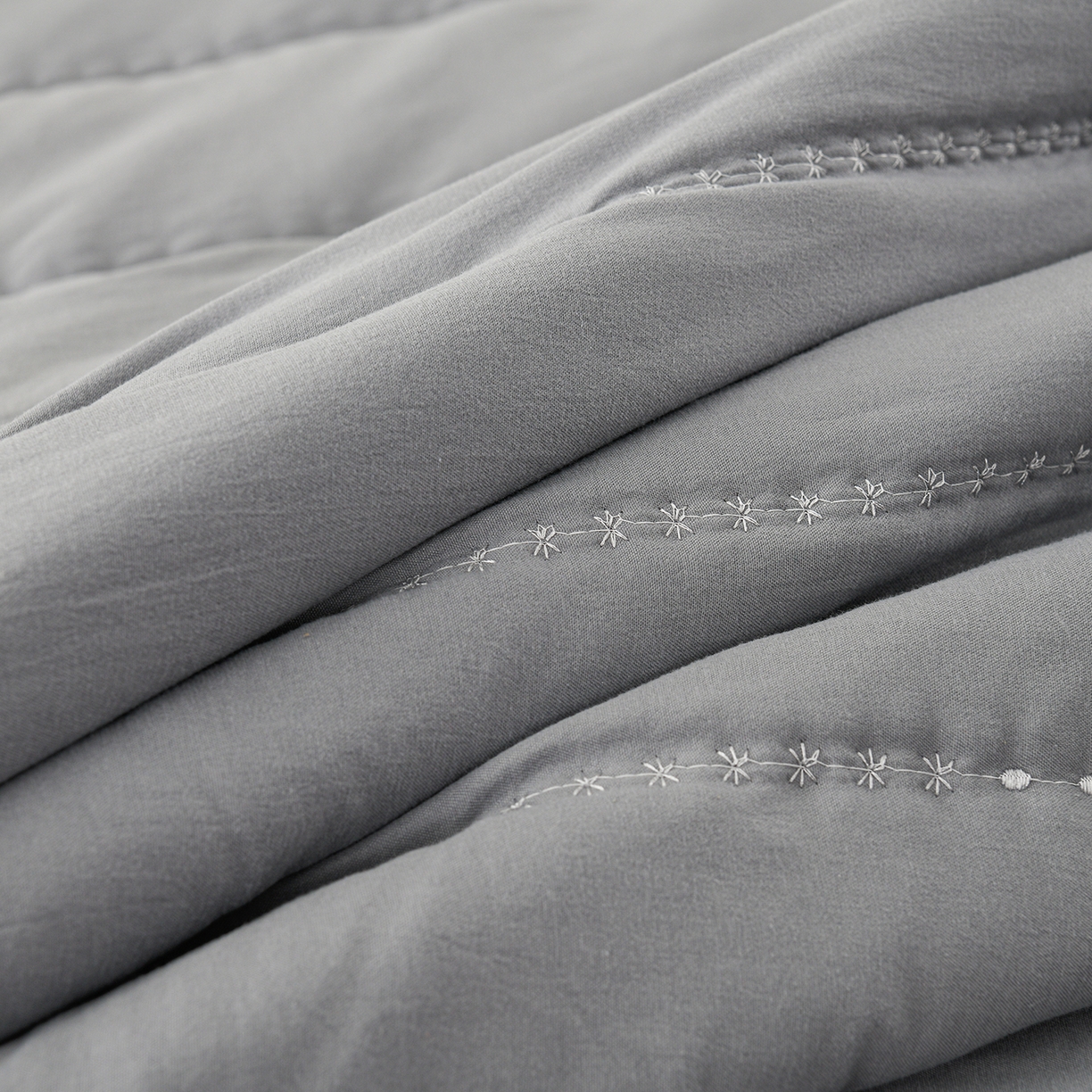 91家纺网 家纺一手货源 找家纺 推推家纺 2026新款水洗棉床盖夏被四件套 蝴蝶-灰色