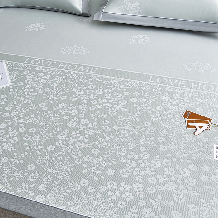 91家纺网 家纺一手货源 找家纺 小牛席业 2026春夏新款【实拍风格】PE凉感小碎花提花冰丝席 抹茶