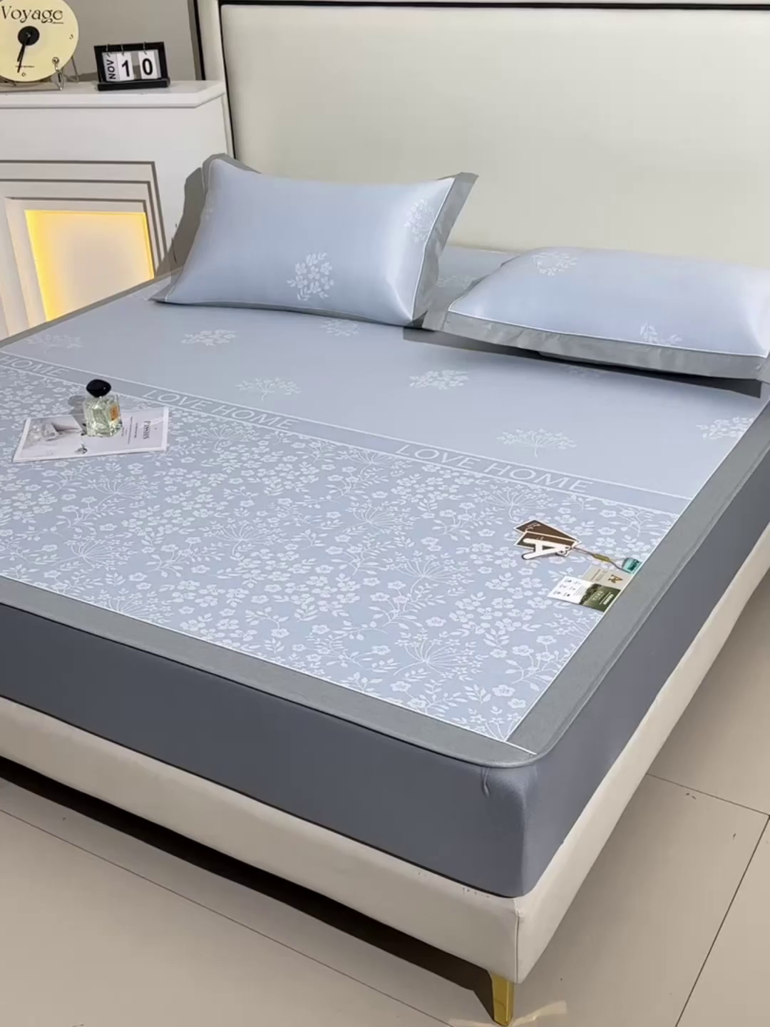 91家纺网 家纺一手货源 找家纺 小牛席业 2026春夏新款【实拍风格】PE凉感小碎花提花冰丝席 蓝色