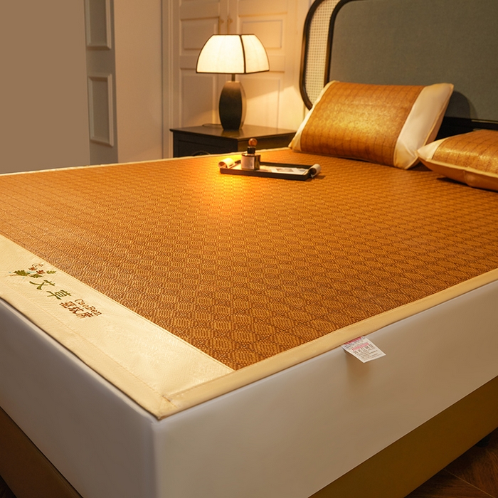 91家纺网 家纺一手货源 找家纺 大元 2026新款凉席刺绣艾草藤席 刺绣款-罗马格