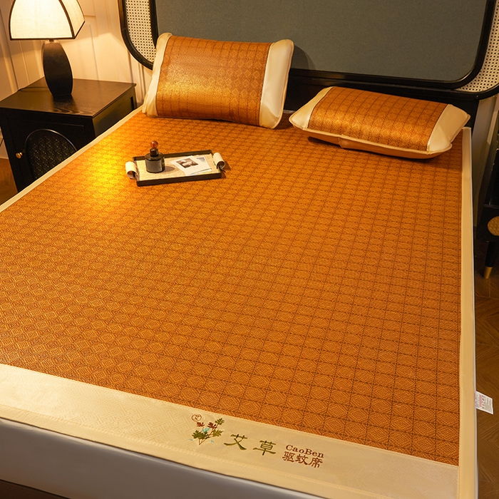 91家纺网 家纺一手货源 找家纺 大元 2026新款凉席刺绣艾草藤席 刺绣款-罗马格