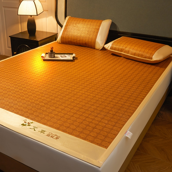 91家纺网 家纺一手货源 找家纺 大元 2026新款凉席刺绣艾草藤席 刺绣款-罗马格