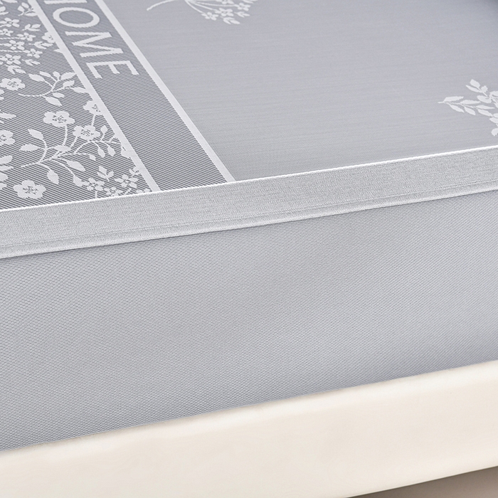 91家纺网 家纺一手货源 找家纺 小牛席业 2026春夏新款【实拍风格】PE凉感小碎花提花冰丝席凉席席子（床笠款） 灰色