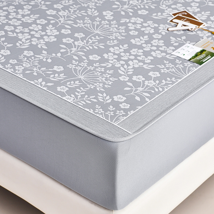 91家纺网 家纺一手货源 找家纺 小牛席业 2026春夏新款【实拍风格】PE凉感小碎花提花冰丝席凉席席子（床笠款） 灰色