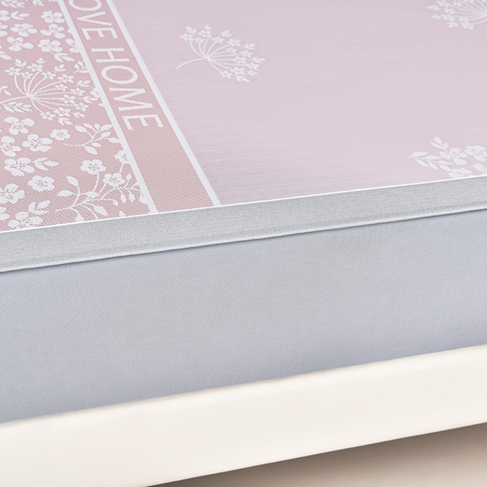 91家纺网 家纺一手货源 找家纺 小牛席业 2026春夏新款【实拍风格】PE凉感小碎花提花冰丝席凉席席子（床笠款） 粉色