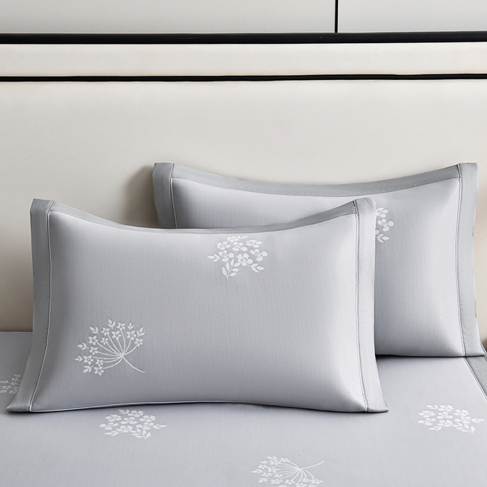 91家纺网 家纺一手货源 找家纺 小牛席业 2026春夏新款【实拍风格】PE凉感小碎花提花冰丝席凉席席子（床笠款） 灰色