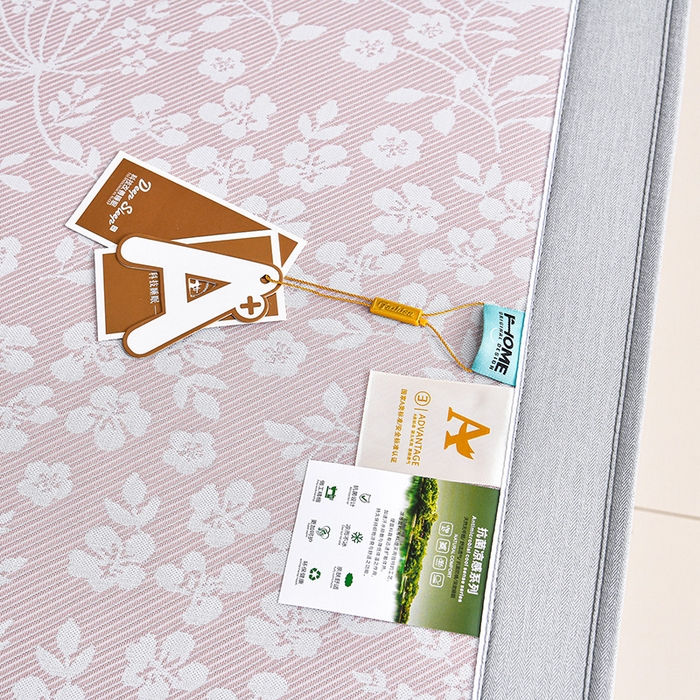 91家纺网 家纺一手货源 找家纺 小牛席业 2026春夏新款【实拍风格】PE凉感小碎花提花冰丝席凉席席子（床笠款） 粉色