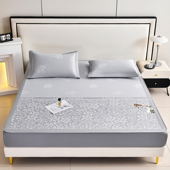 91家纺网 家纺一手货源 找家纺 （总）小牛席业 2026春夏新款【实拍风格】PE凉感小碎花提花冰丝席凉席席子（床笠款）