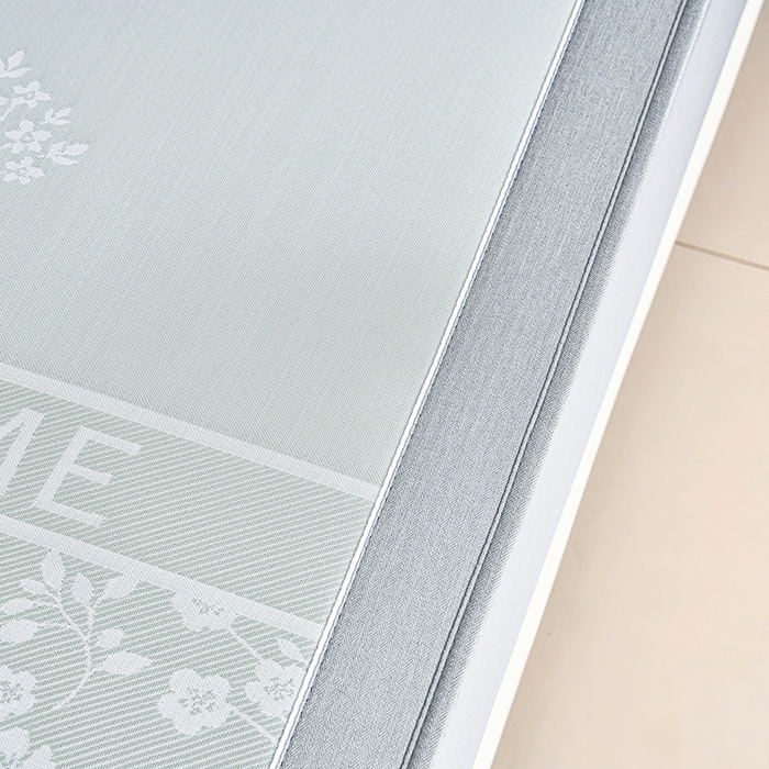 91家纺网 家纺一手货源 找家纺 小牛席业 2026春夏新款【实拍风格】PE凉感小碎花提花冰丝席凉席席子（床笠款） 抹茶