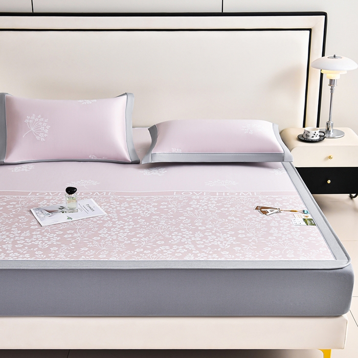 91家纺网 家纺一手货源 找家纺 小牛席业 2026春夏新款【实拍风格】PE凉感小碎花提花冰丝席凉席席子（床笠款） 粉色