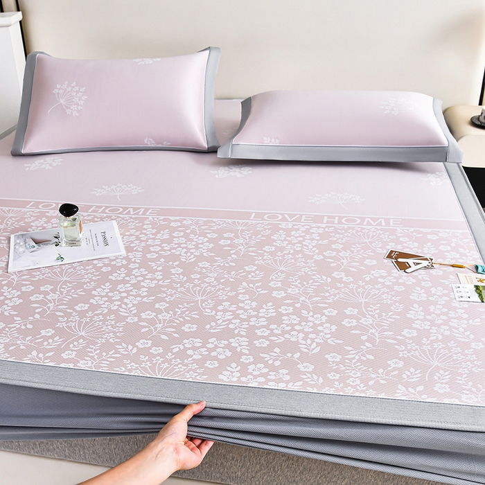 91家纺网 家纺一手货源 找家纺 小牛席业 2026春夏新款【实拍风格】PE凉感小碎花提花冰丝席凉席席子（床笠款） 粉色