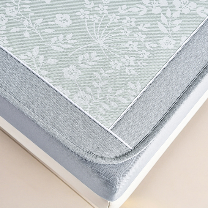 91家纺网 家纺一手货源 找家纺 小牛席业 2026春夏新款【实拍风格】PE凉感小碎花提花冰丝席凉席席子（床笠款） 抹茶