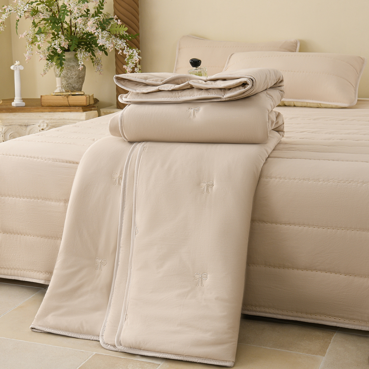 91家纺网 家纺一手货源 找家纺 推推家纺 2026新款水洗棉床盖夏被四件套 蝴蝶结-卡其