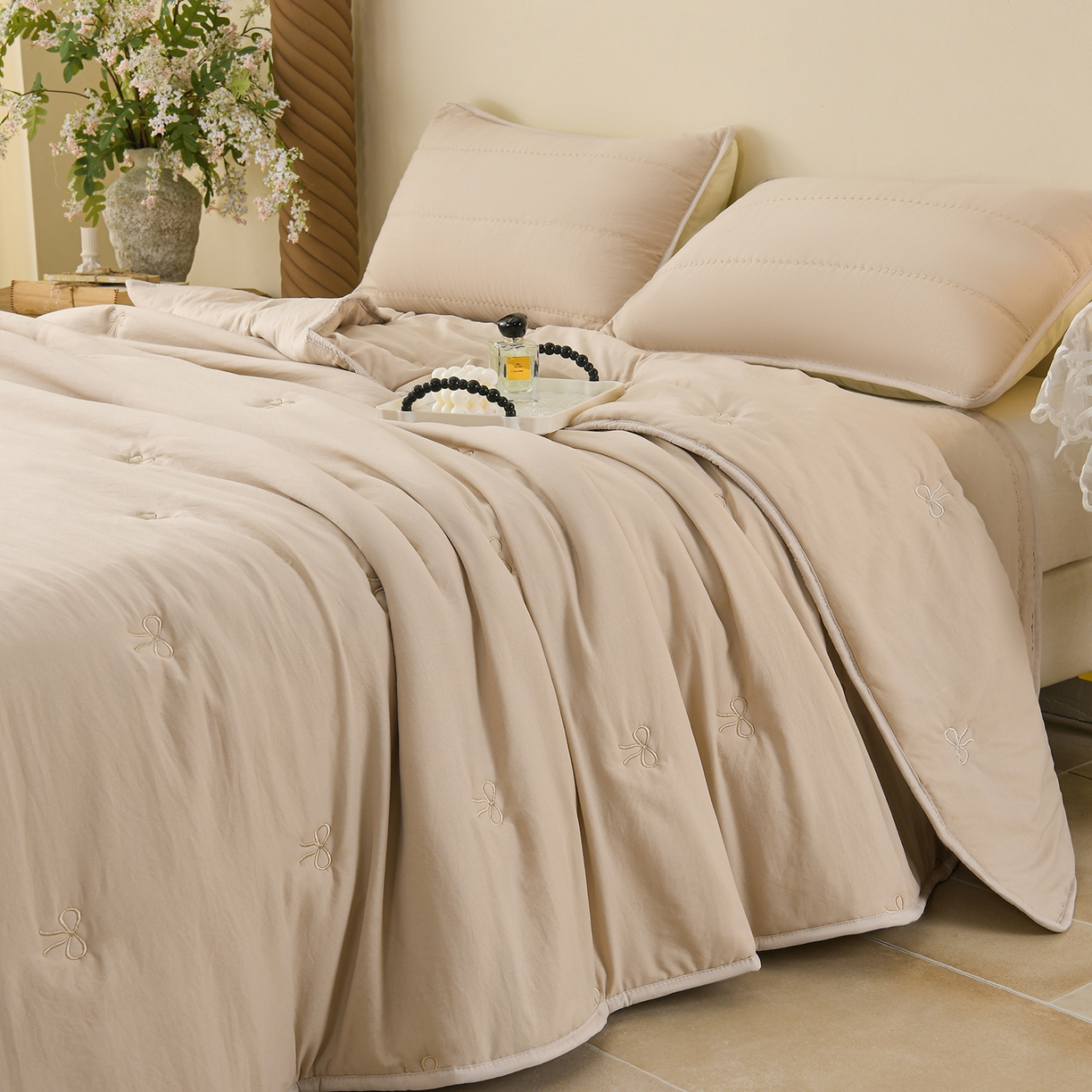 91家纺网 家纺一手货源 找家纺 推推家纺 2026新款水洗棉床盖夏被四件套 蝴蝶结-卡其