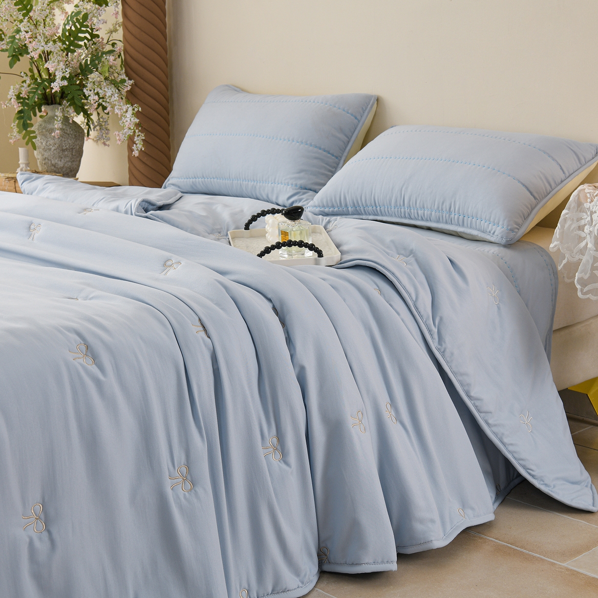 91家纺网 家纺一手货源 找家纺 推推家纺 2026新款水洗棉床盖夏被四件套 蝴蝶结-蓝色