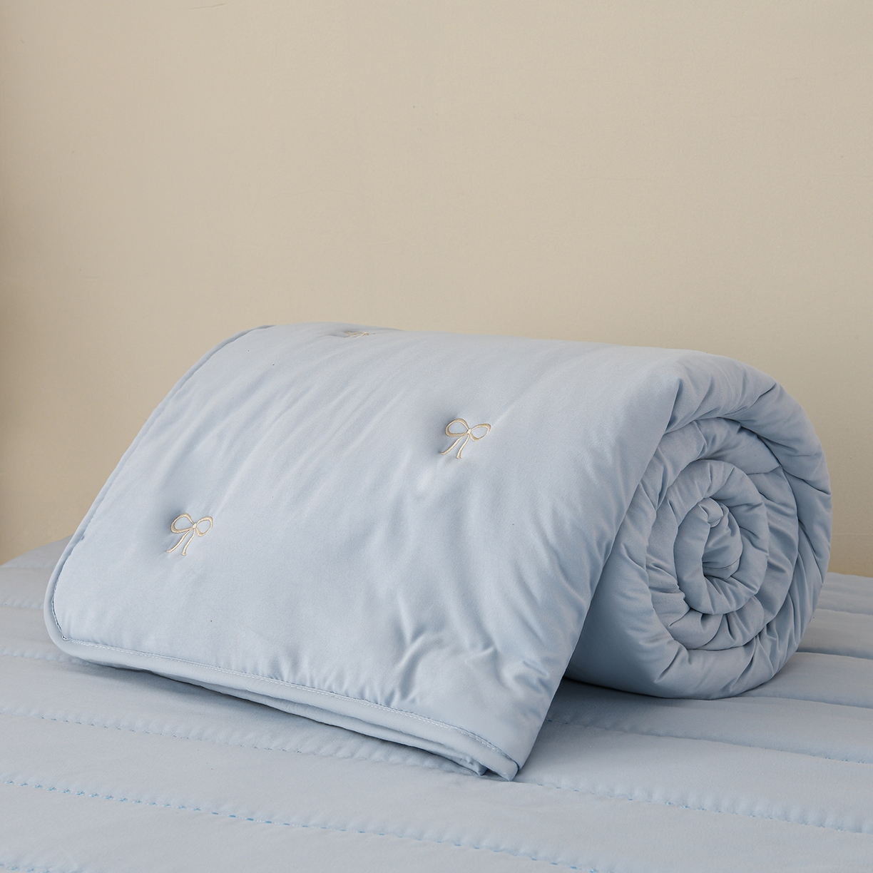 91家纺网 家纺一手货源 找家纺 推推家纺 2026新款水洗棉床盖夏被四件套 蝴蝶结-蓝色