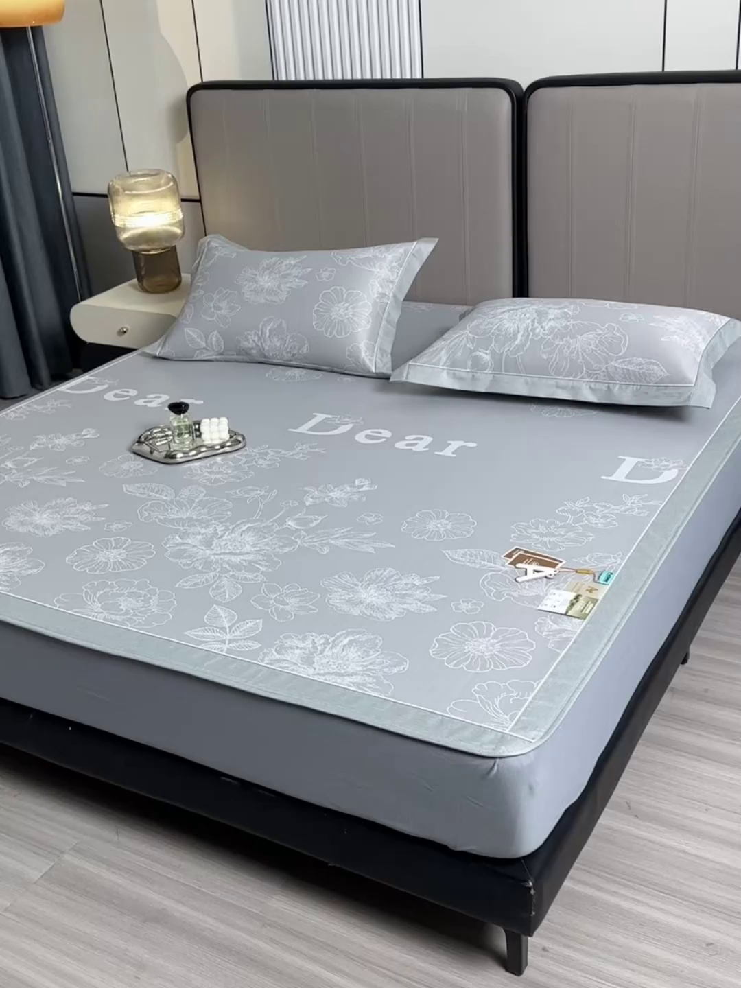 91家纺网 家纺一手货源 找家纺 （总）小牛席业 2026春夏新款【实拍风格】PE凉感凉席席子-轻奢赫本（床笠款）