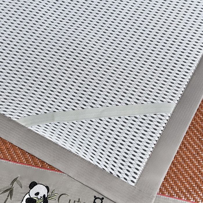 91家纺网 家纺一手货源 找家纺 （总）小牛席业 2026春夏新款PE冷感霸王藤系列凉席席子（熊猫刺绣款）