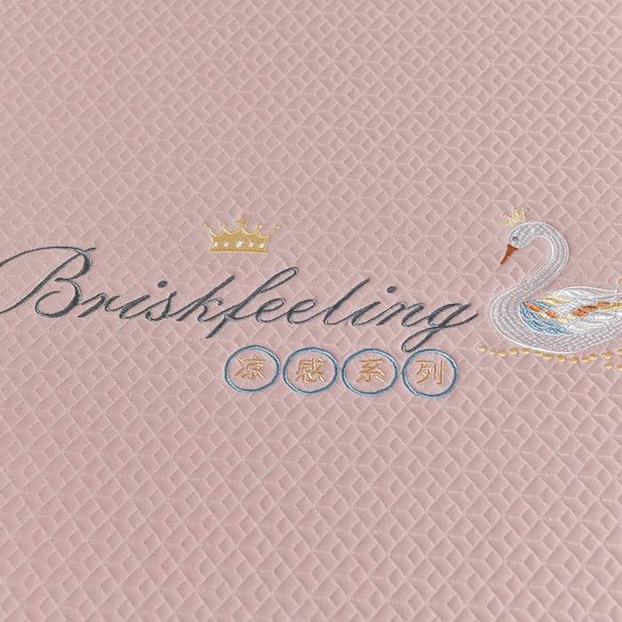 91家纺网 家纺一手货源 找家纺 （总）小牛席业 2026春夏新款天鹅刺绣冷感豆豆席凉席席子系列