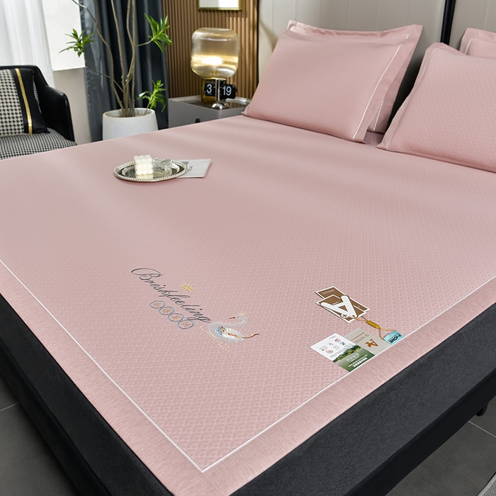 91家纺网 家纺一手货源 找家纺 （总）小牛席业 2026春夏新款天鹅刺绣冷感豆豆席凉席席子系列