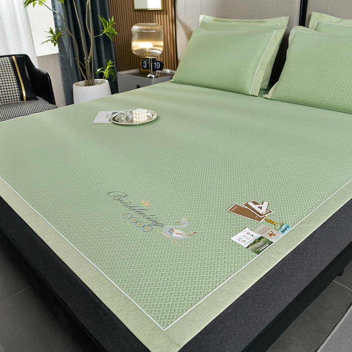 91家纺网 家纺一手货源 找家纺 小牛席业 2026春夏新款天鹅刺绣冷感豆豆席凉席席子系列 天鹅刺绣冷感豆豆席（绿色）