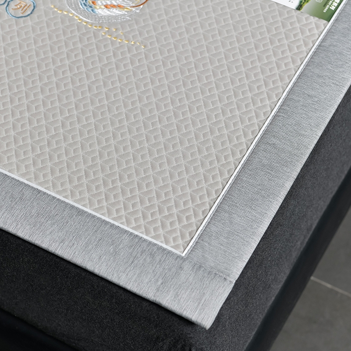 91家纺网 家纺一手货源 找家纺 小牛席业 2026春夏新款天鹅刺绣冷感豆豆席凉席席子系列 天鹅刺绣冷感豆豆席（米咖）