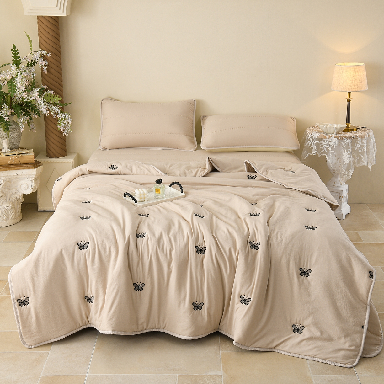 91家纺网 家纺一手货源 找家纺 推推家纺 2026新款水洗棉床盖夏被四件套 蝴蝶-卡其