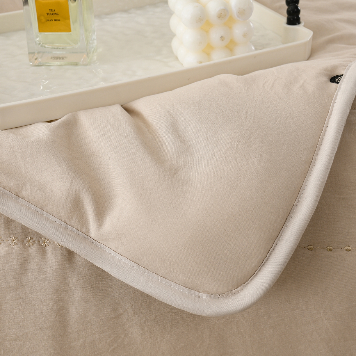 91家纺网 家纺一手货源 找家纺 推推家纺 2026新款水洗棉床盖夏被四件套 蝴蝶-卡其