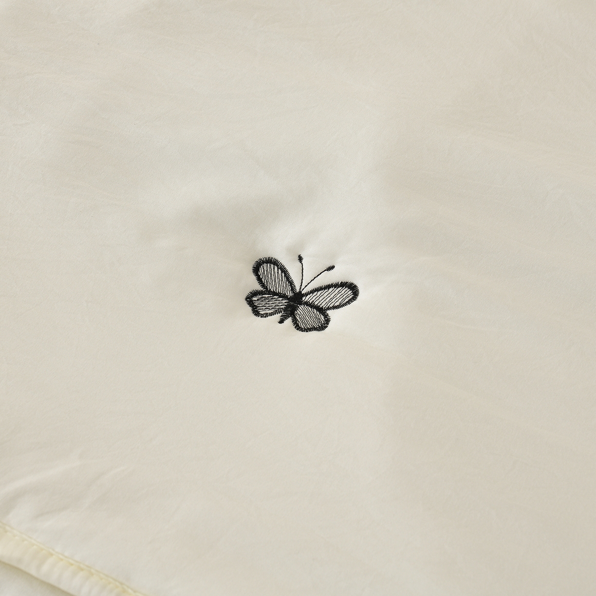 91家纺网 家纺一手货源 找家纺 推推家纺 2026新款水洗棉床盖夏被四件套 蝴蝶-米白