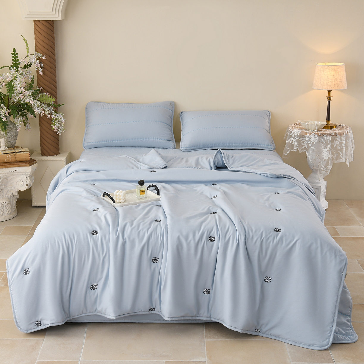 91家纺网 家纺一手货源 找家纺 推推家纺 2026新款水洗棉床盖夏被四件套 玫瑰-蓝色