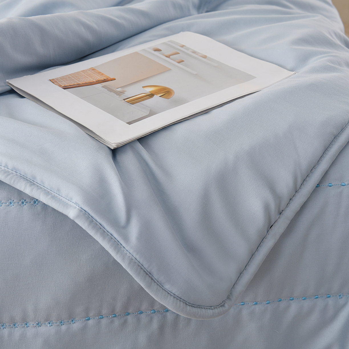 91家纺网 家纺一手货源 找家纺 推推家纺 2026新款水洗棉床盖夏被四件套 玫瑰-蓝色