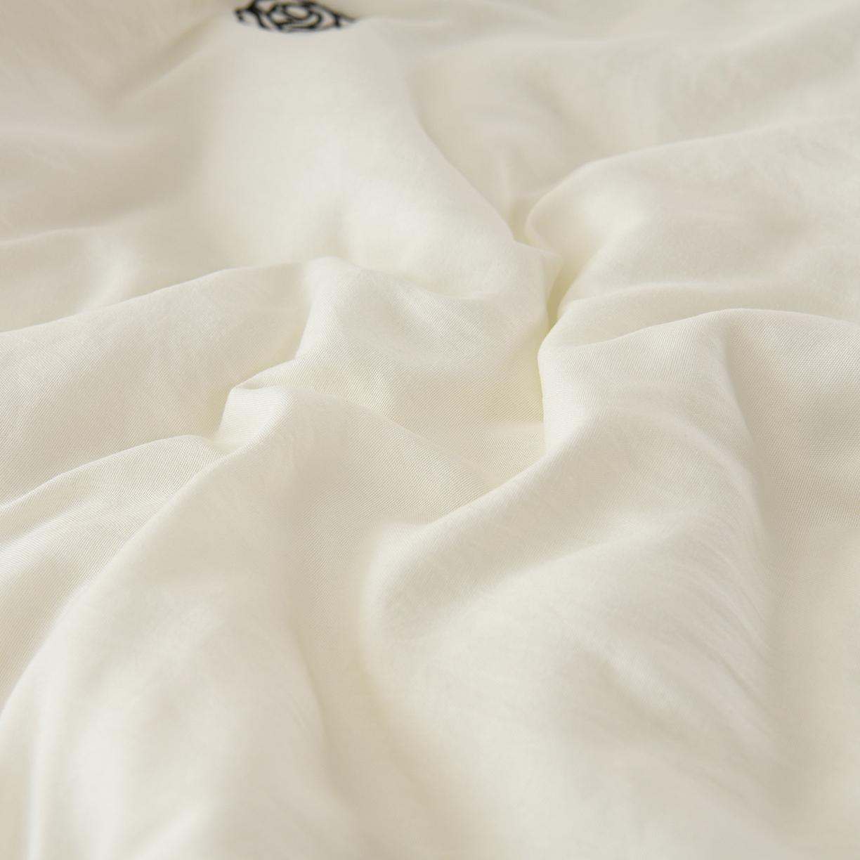 91家纺网 家纺一手货源 找家纺 推推家纺 2026新款水洗棉床盖夏被四件套 玫瑰-米白