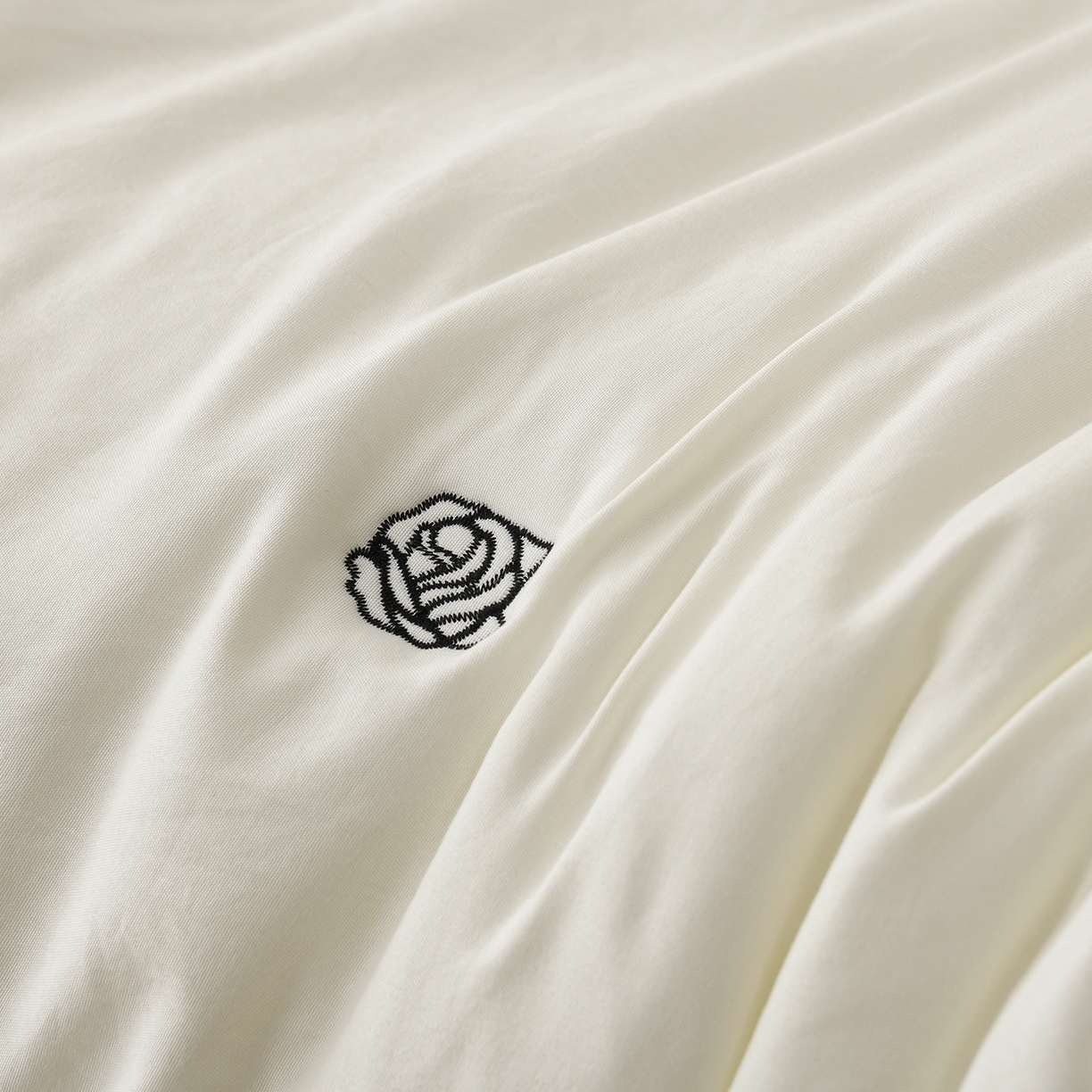 91家纺网 家纺一手货源 找家纺 推推家纺 2026新款水洗棉床盖夏被四件套 玫瑰-米白