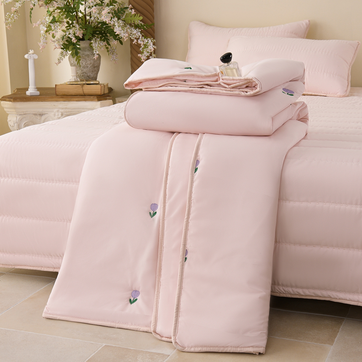 91家纺网 家纺一手货源 找家纺 推推家纺 2026新款水洗棉床盖夏被四件套 郁金香-粉色