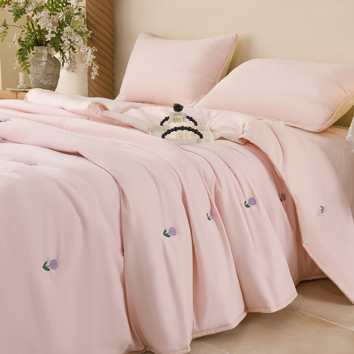 91家纺网 家纺一手货源 找家纺 推推家纺 2026新款水洗棉床盖夏被四件套 郁金香-粉色