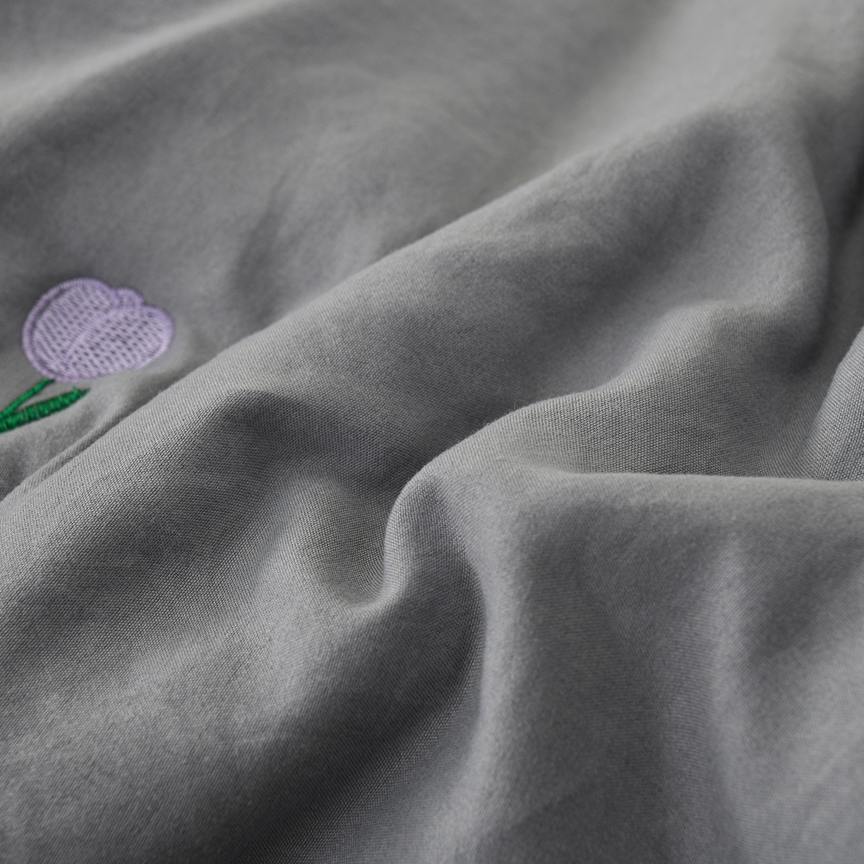 91家纺网 家纺一手货源 找家纺 推推家纺 2026新款水洗棉床盖夏被四件套 郁金香-灰色