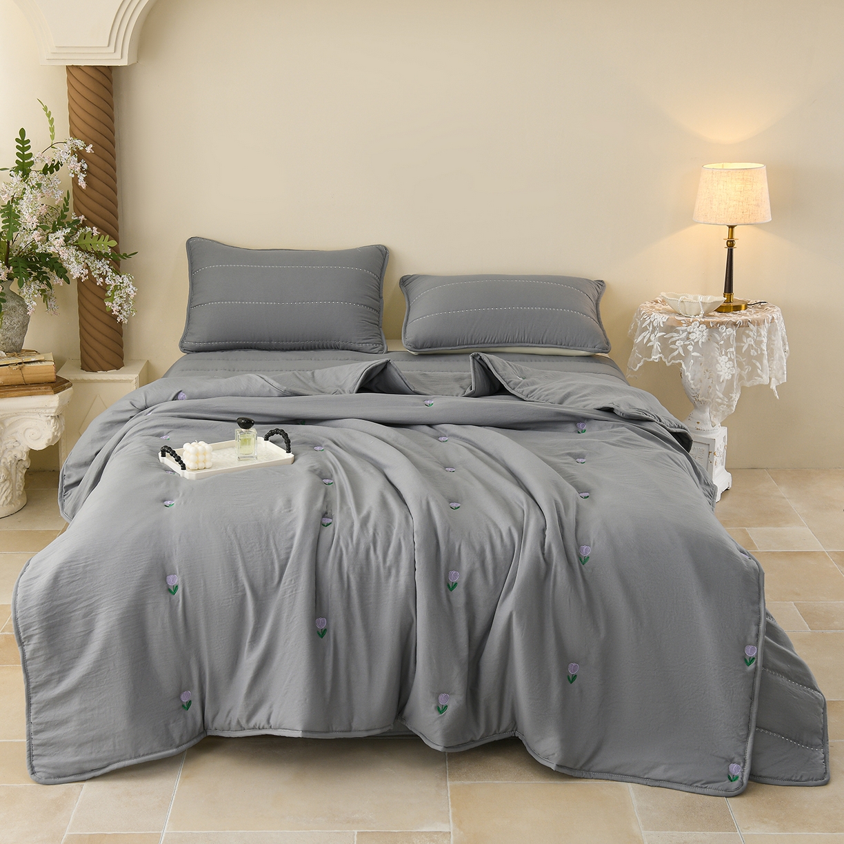 91家纺网 家纺一手货源 找家纺 推推家纺 2026新款水洗棉床盖夏被四件套 郁金香-灰色