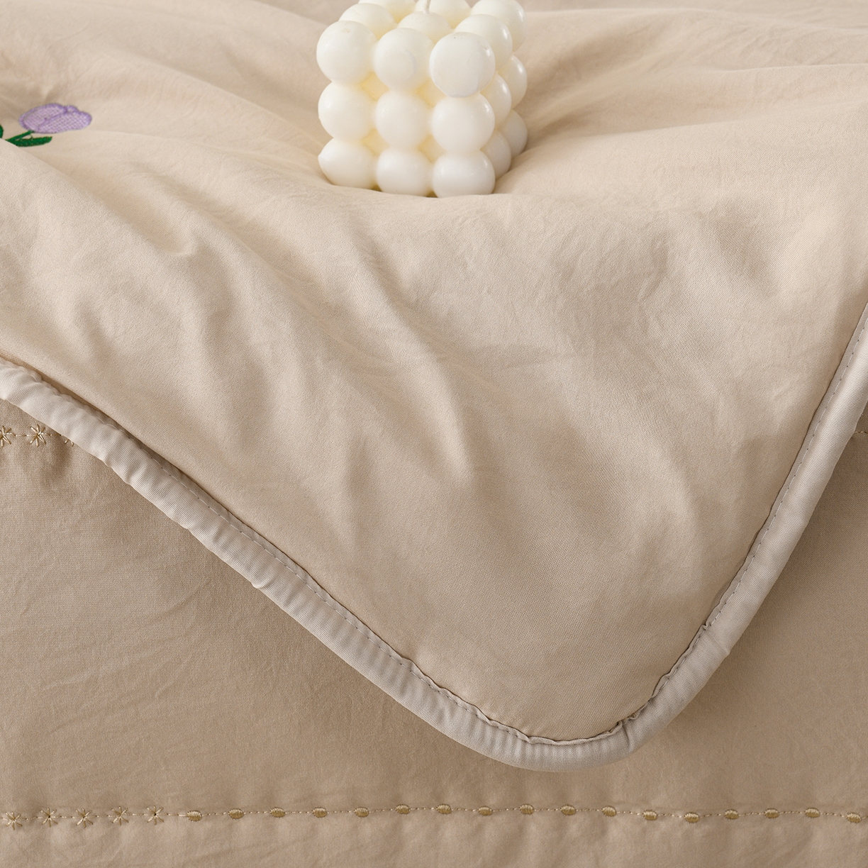 91家纺网 家纺一手货源 找家纺 推推家纺 2026新款水洗棉床盖夏被四件套 郁金香卡其