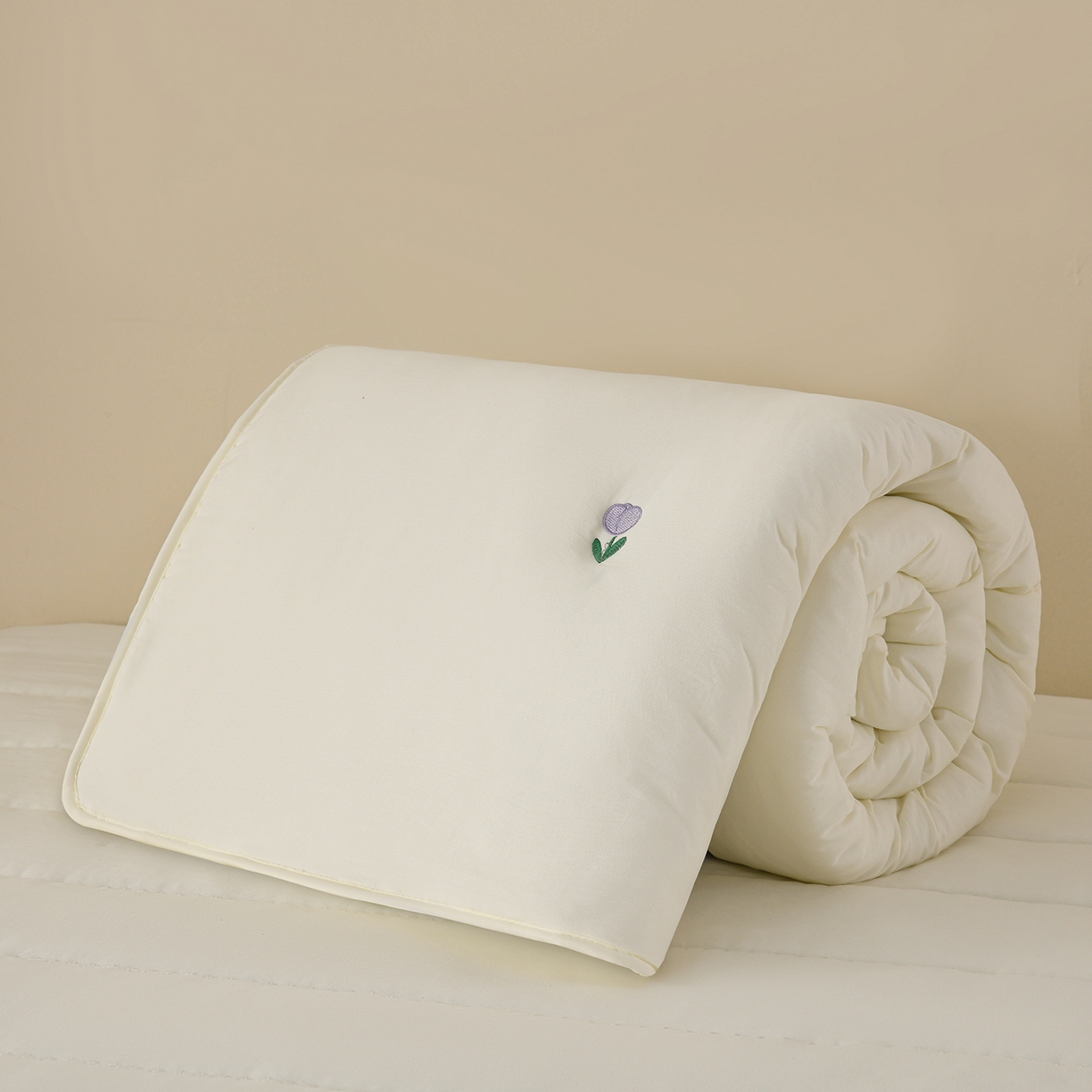 91家纺网 家纺一手货源 找家纺 推推家纺 2026新款水洗棉床盖夏被四件套 郁金香-米白