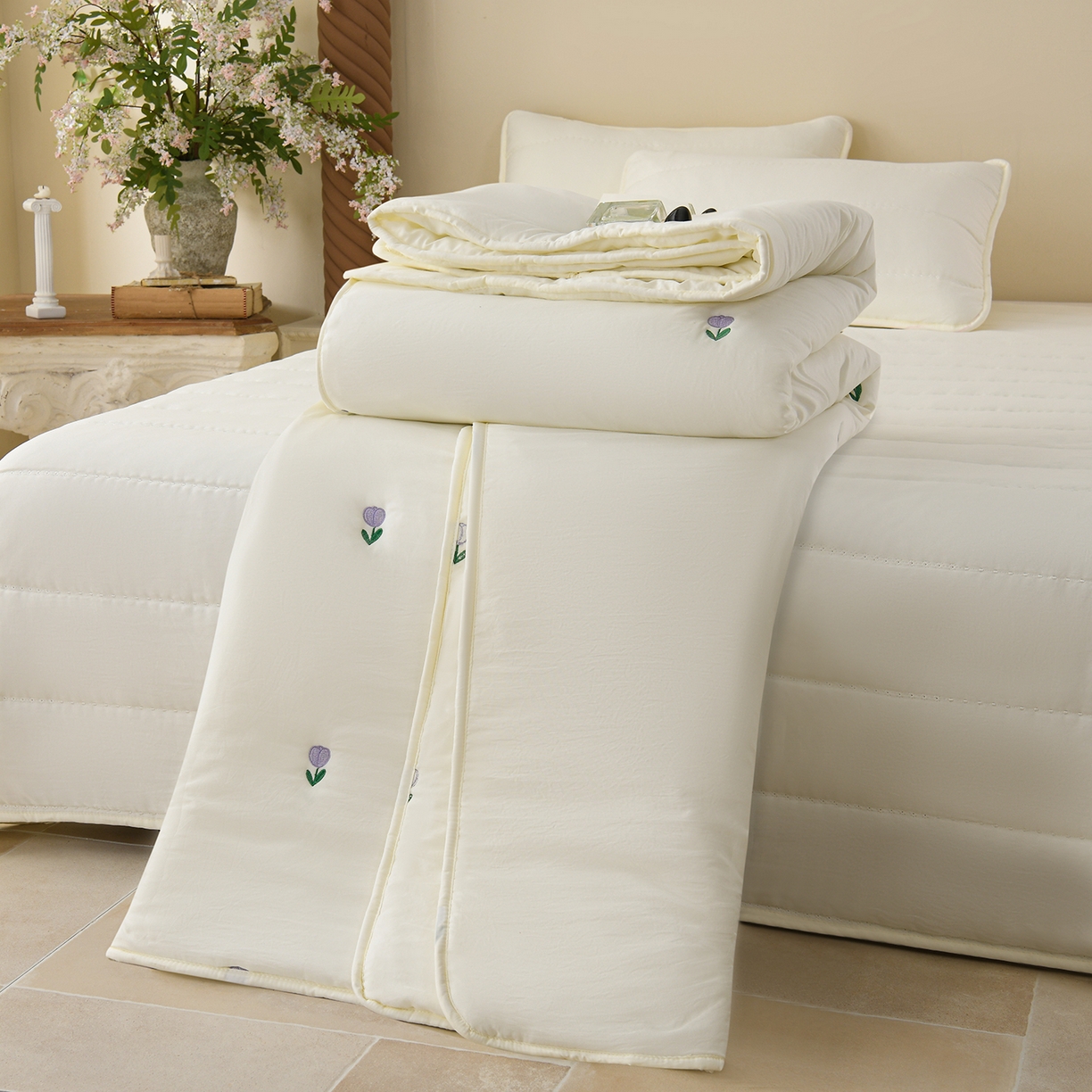 91家纺网 家纺一手货源 找家纺 推推家纺 2026新款水洗棉床盖夏被四件套 郁金香-米白