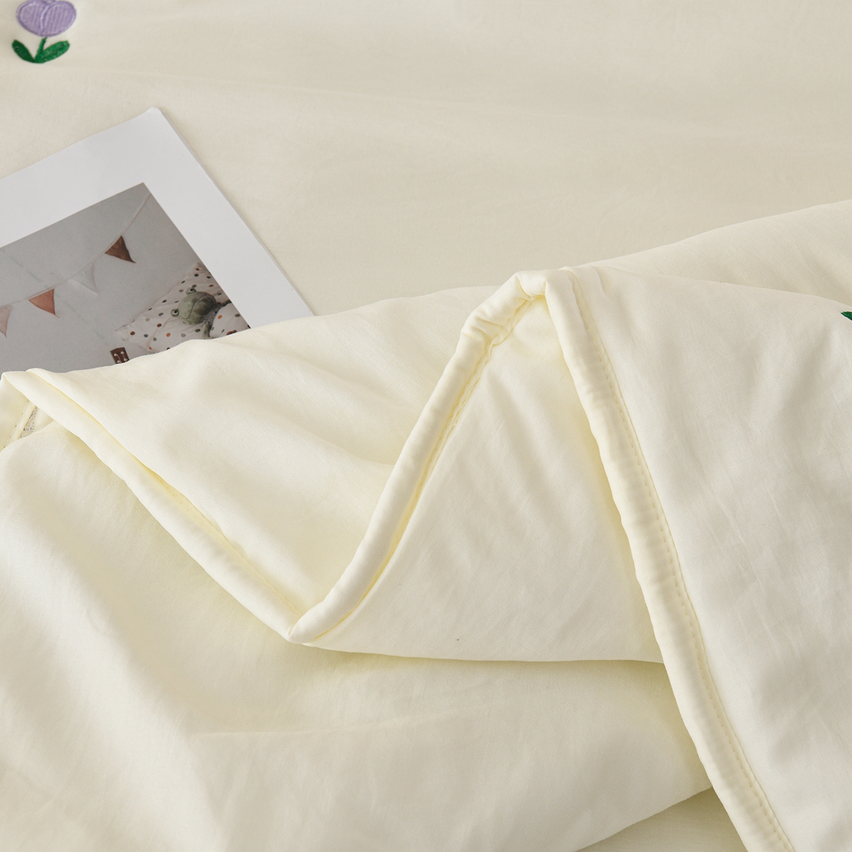 91家纺网 家纺一手货源 找家纺 推推家纺 2026新款水洗棉床盖夏被四件套 郁金香-米白