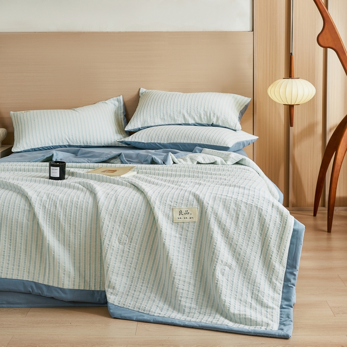 91家纺网 家纺一手货源 找家纺 鸣升家纺 2026新款A类全棉水洗棉条纹提花大豆纤维夏被四件套空调被 条纹提花蓝
