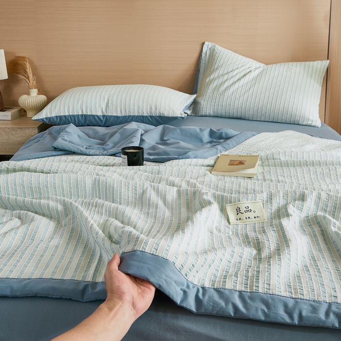 91家纺网 家纺一手货源 找家纺 鸣升家纺 2026新款A类全棉水洗棉条纹提花大豆纤维夏被四件套空调被 条纹提花蓝