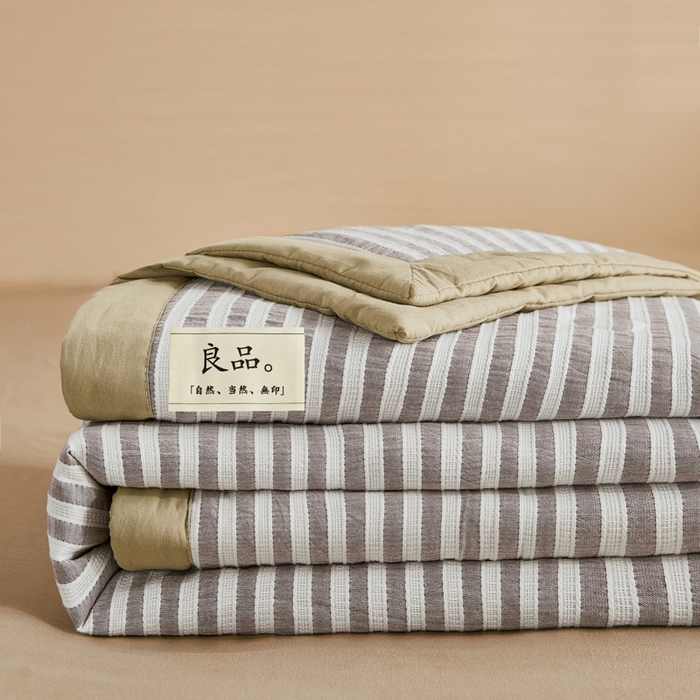 91家纺网 家纺一手货源 找家纺 鸣升家纺 2026新款A类全棉水洗棉条纹提花大豆纤维夏被四件套空调被 条纹提花驼