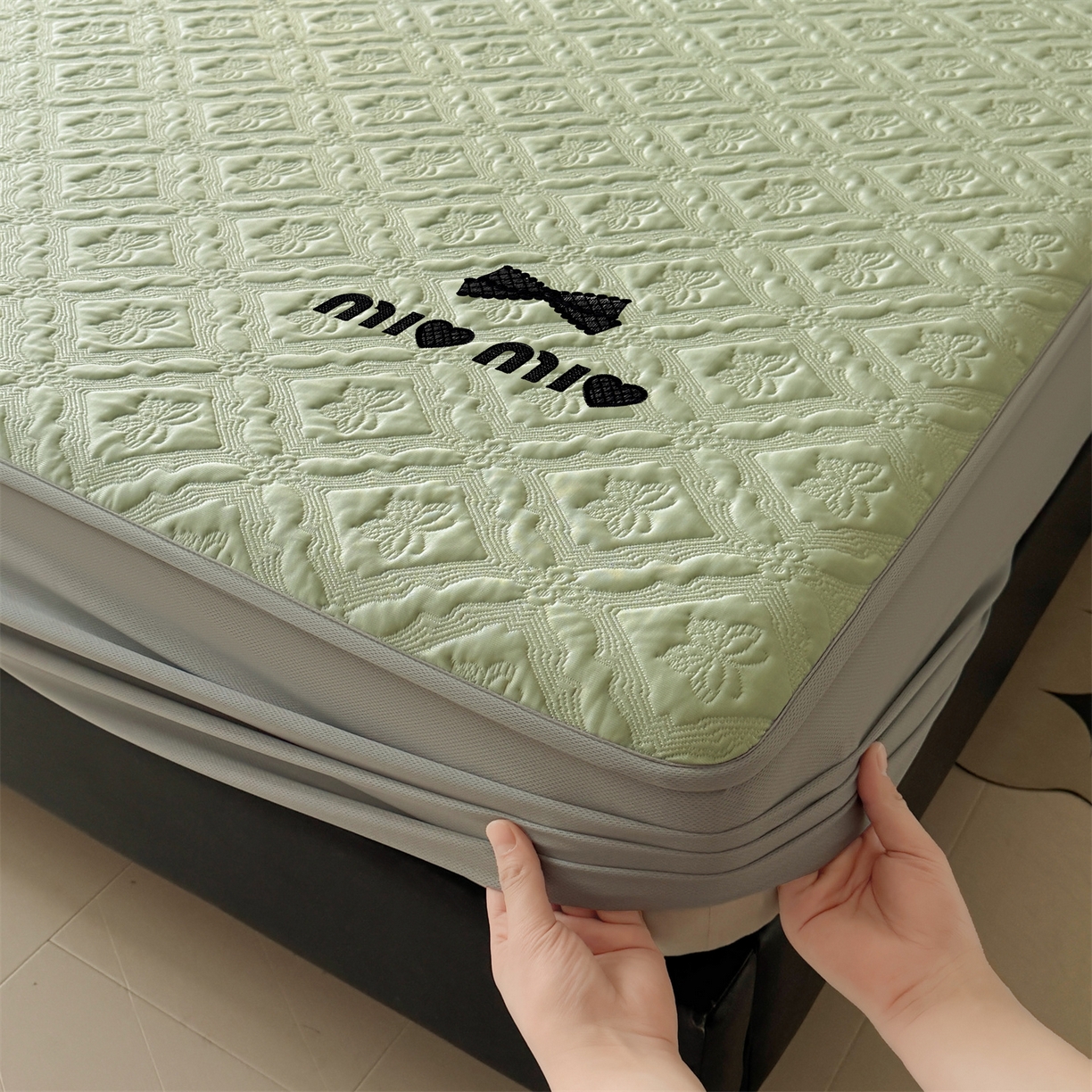 91家纺网 家纺一手货源 找家纺 梵克保罗 2026春夏新款立体刺绣乙纶夏凉凉席-蝶韵-床笠款 蝶韵 冰清绿