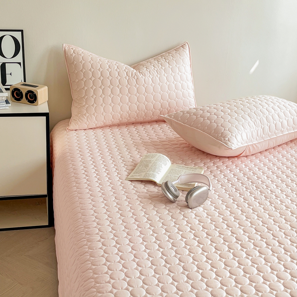 91家纺网 家纺一手货源 找家纺 其奥家纺 2026新款全棉水洗棉夹棉床盖三件套-同心圆系列 清新粉