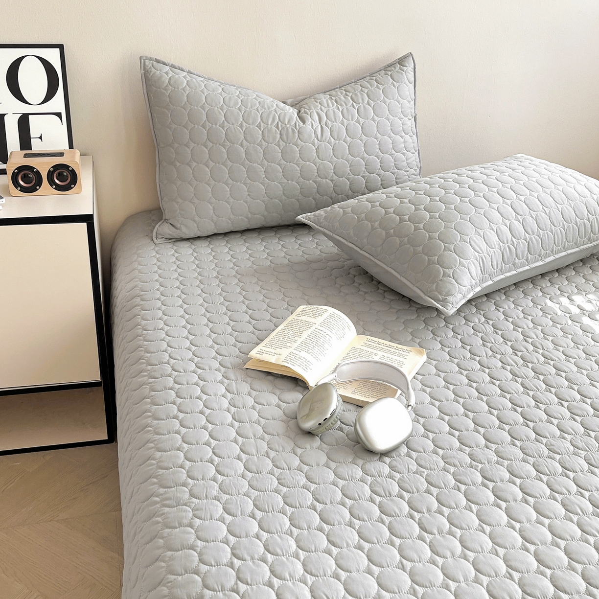 91家纺网 家纺一手货源 找家纺 其奥家纺 2026新款全棉水洗棉夹棉床盖三件套-同心圆系列 雅灰