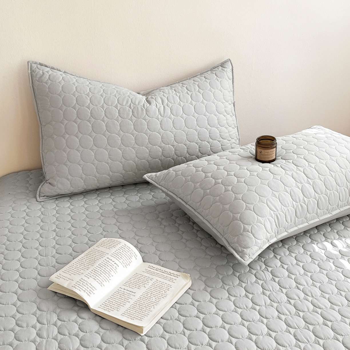 91家纺网 家纺一手货源 找家纺 其奥家纺 2026新款全棉水洗棉夹棉床盖三件套-同心圆系列 雅灰