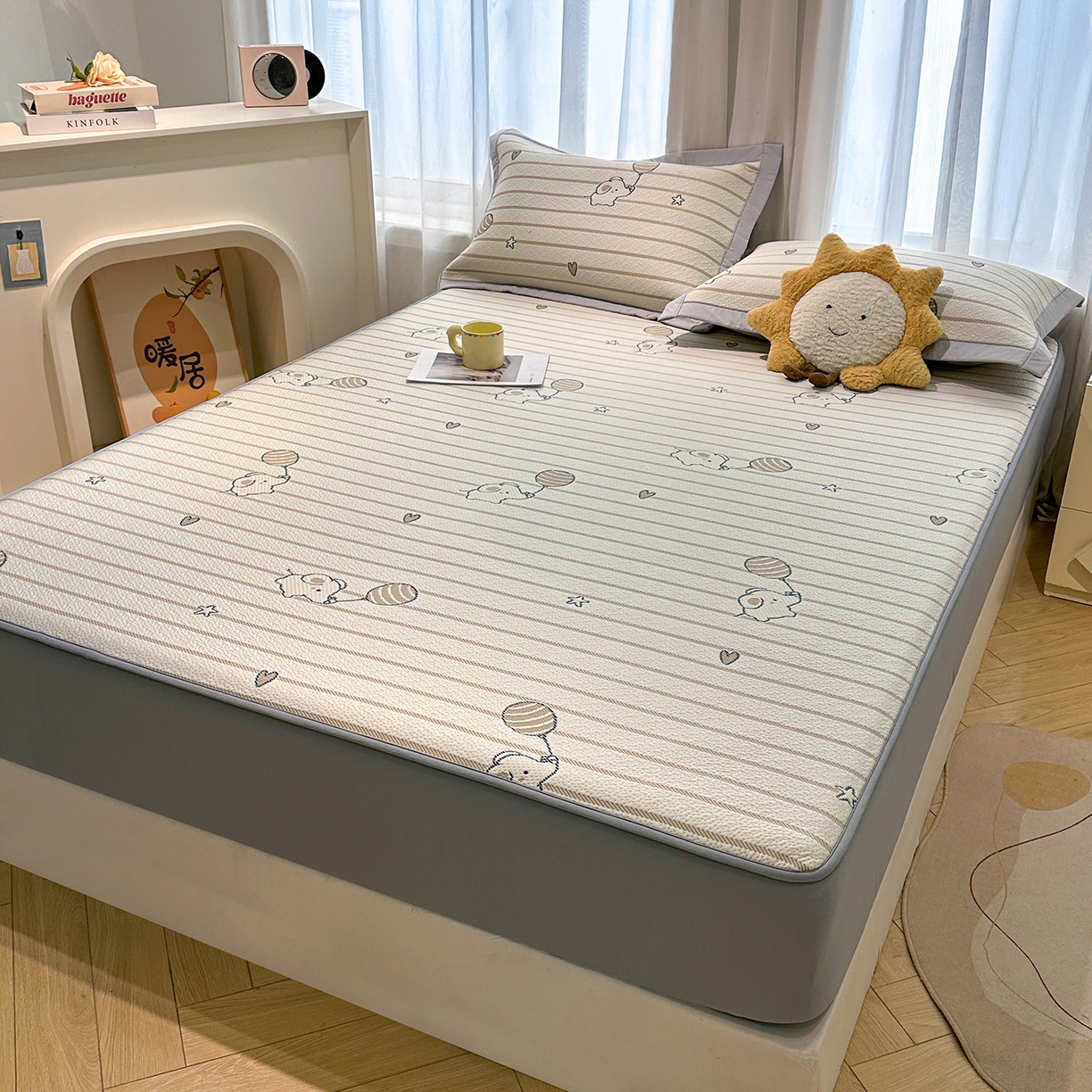 91家纺网 家纺一手货源 找家纺 梵克保罗 2026新款卡通实拍小红书爆款凉豆豆凉席100%PE 乙纶凉感可水洗床席席子-床笠款 条纹小象